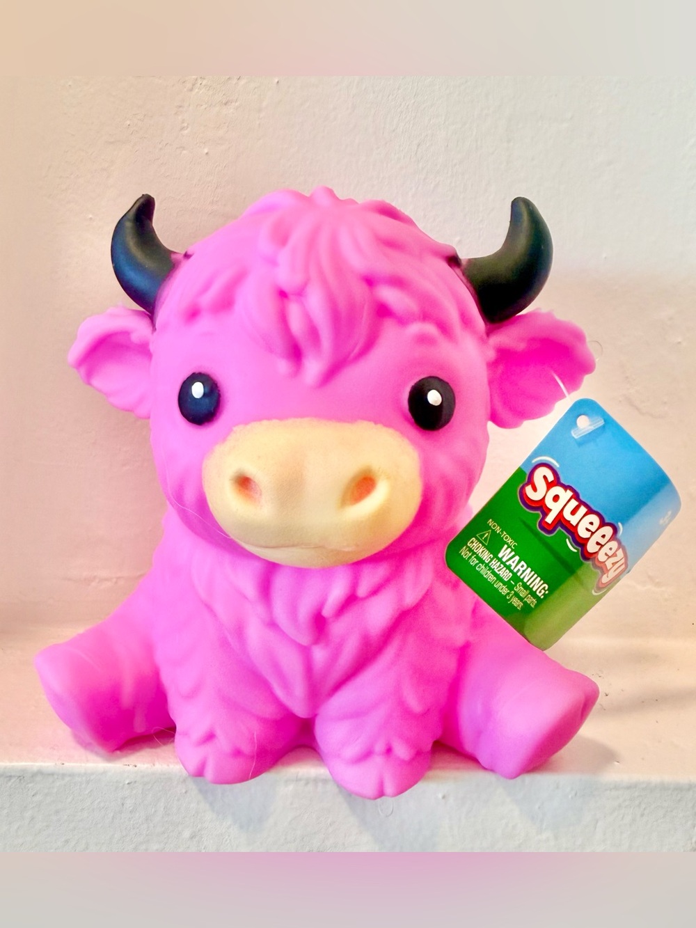 AUTHENTIC Squeeezy Squishy Toymendous HIGHLAND COW - Pink!